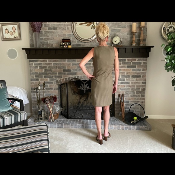 Michael Kors Army green sleeveless dress. Small - Picture 4 of 5